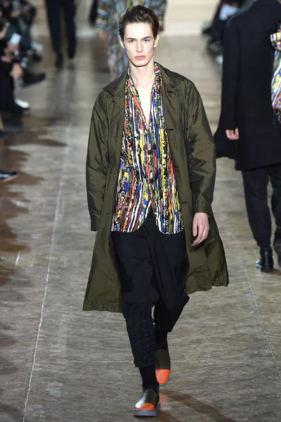 Look 3